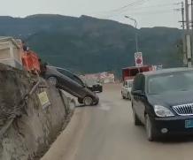 重庆奉节县爆料事件最新,真相与争议交织，官方调查进展如何？”